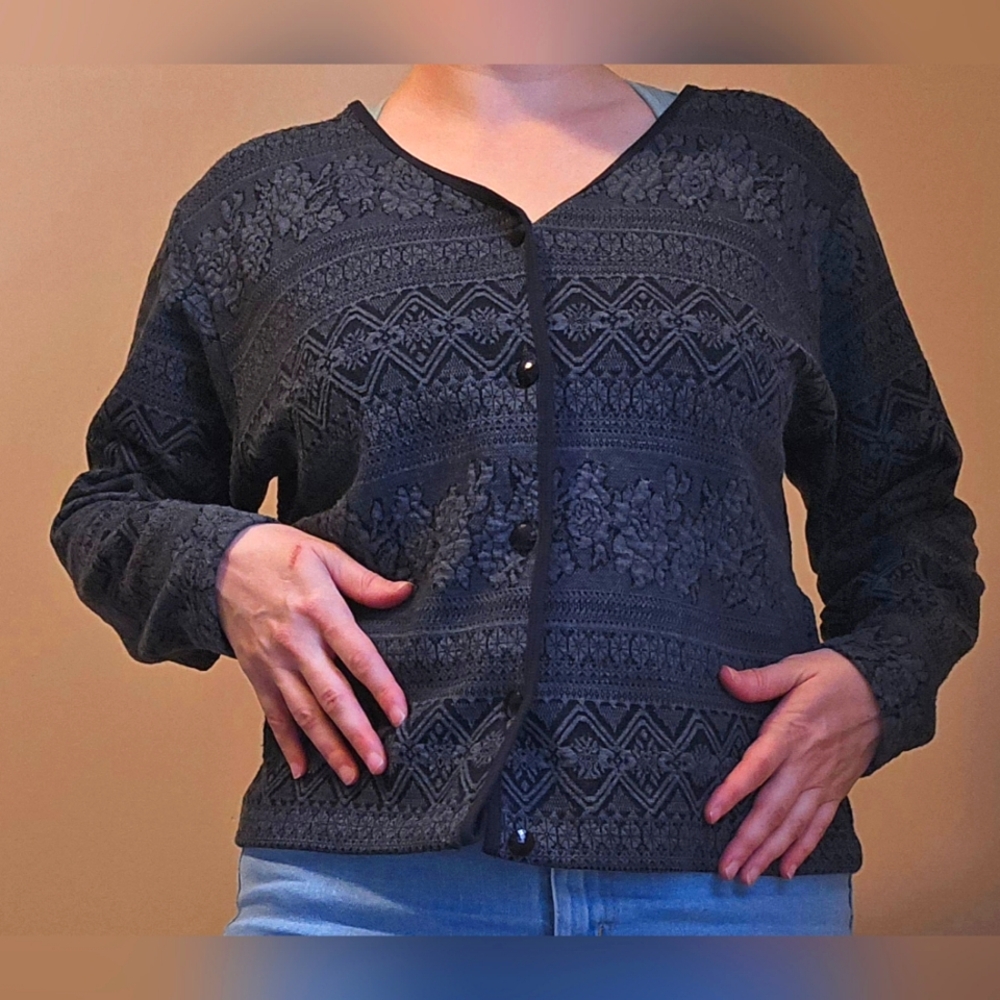Victoria's Secret Country Collection, cropped sweater. Size Med. Black print.